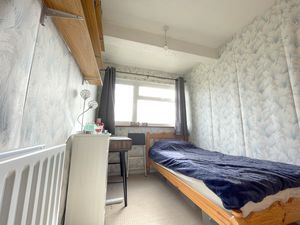 Pyefleet Close- click for photo gallery